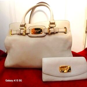 Saffiano Leather MICHEAL KORS Bag & MATCHING WALLET..Cream,Large & Spacious